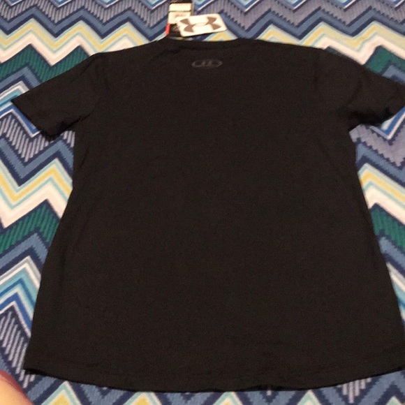 NWT UA big boys tee, size large - Picture 3 of 3